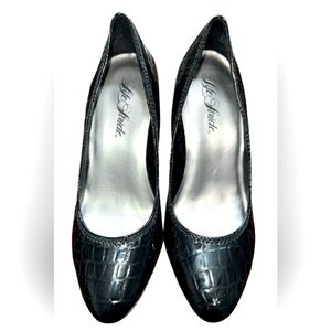 🤩 NEW LISTING! Life Stride Black Vegan Croc Embossed Pumps Women's size 9 EUC
